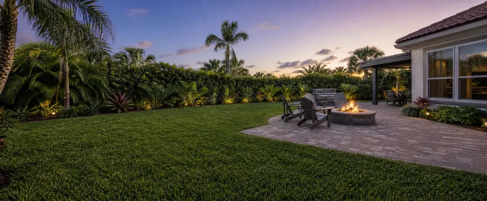 firepit patio privacy hedge